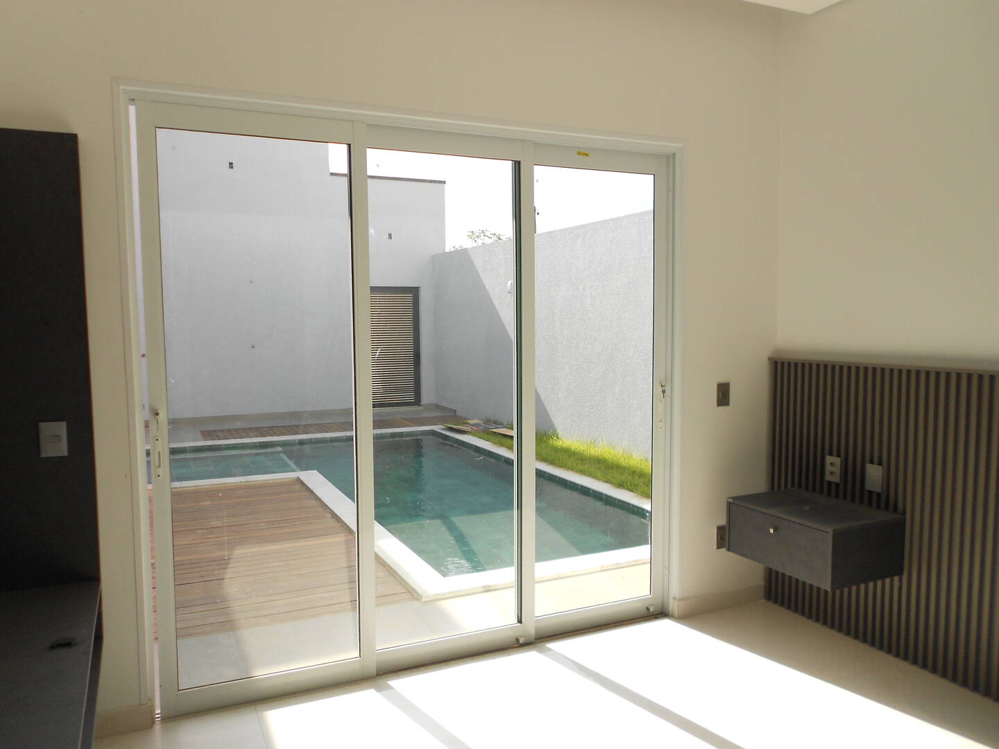 Casa de Condomínio à venda e aluguel com 3 quartos, 450m² - Foto 17