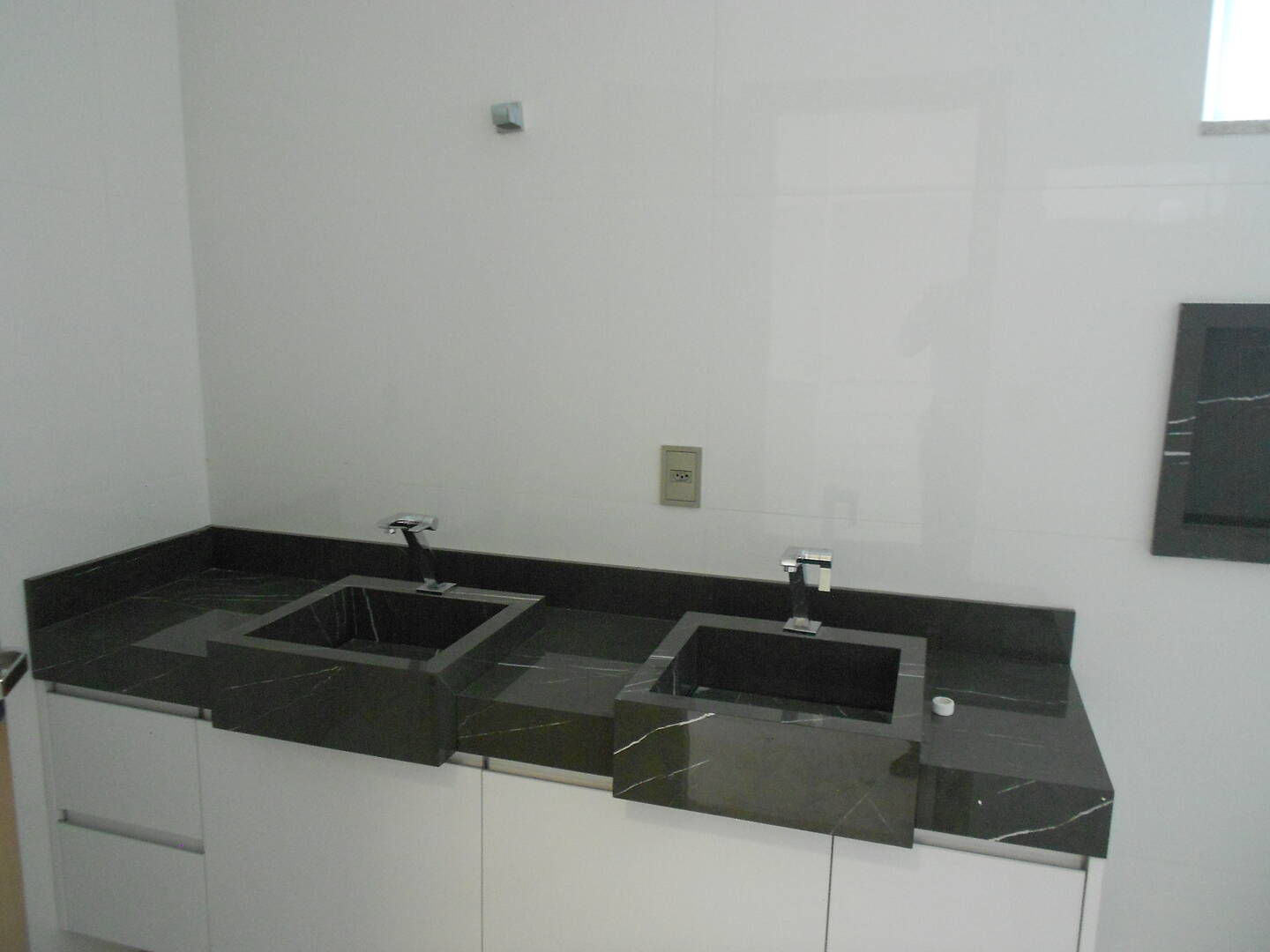 Casa de Condomínio à venda e aluguel com 3 quartos, 450m² - Foto 19