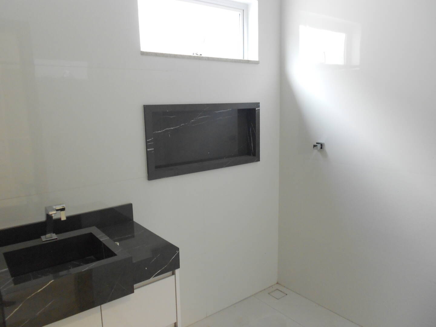Casa de Condomínio à venda e aluguel com 3 quartos, 450m² - Foto 20