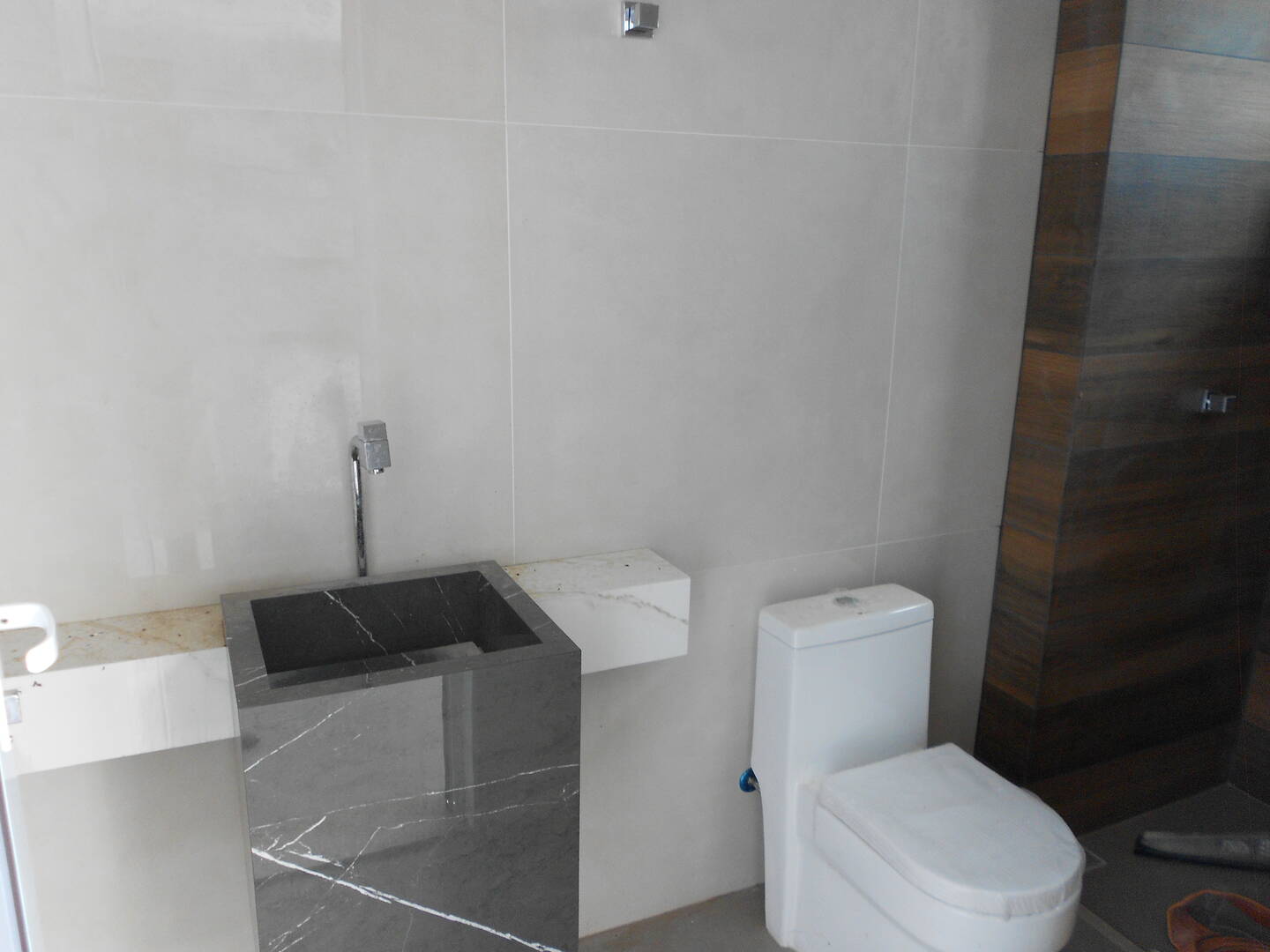 Casa de Condomínio à venda e aluguel com 3 quartos, 450m² - Foto 29