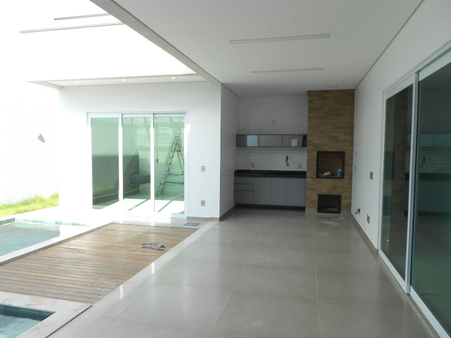 Casa de Condomínio à venda e aluguel com 3 quartos, 450m² - Foto 30