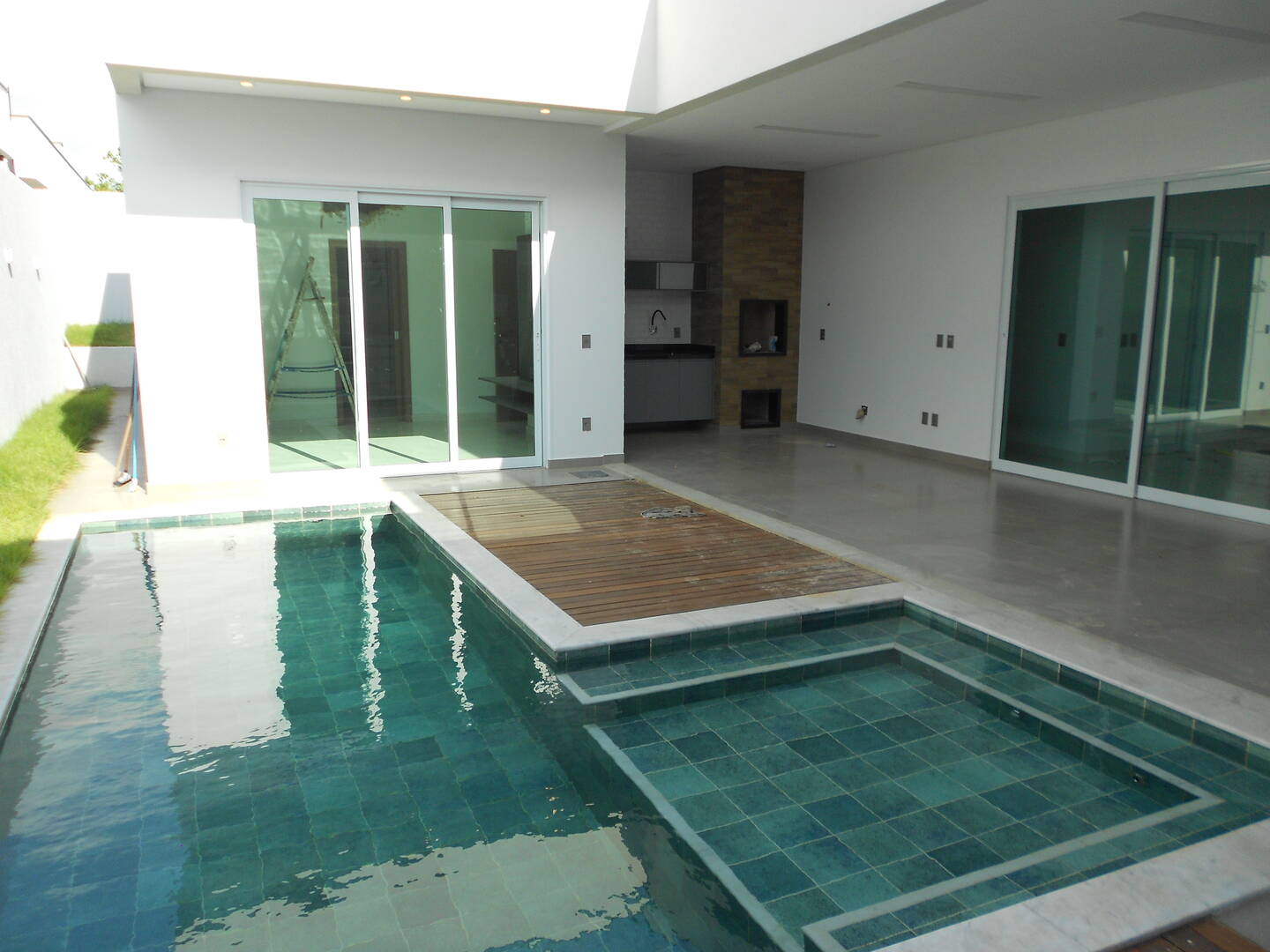 Casa de Condomínio à venda e aluguel com 3 quartos, 450m² - Foto 32
