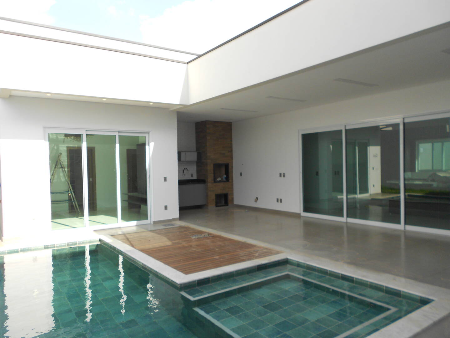 Casa de Condomínio à venda e aluguel com 3 quartos, 450m² - Foto 33