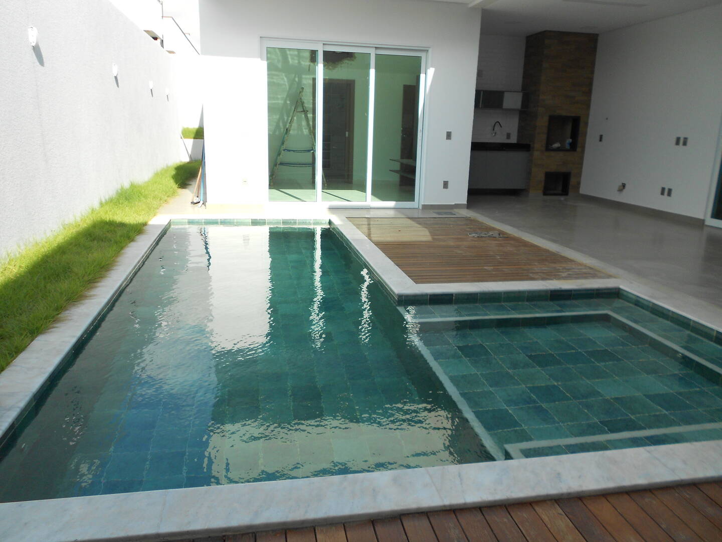 Casa de Condomínio à venda e aluguel com 3 quartos, 450m² - Foto 36