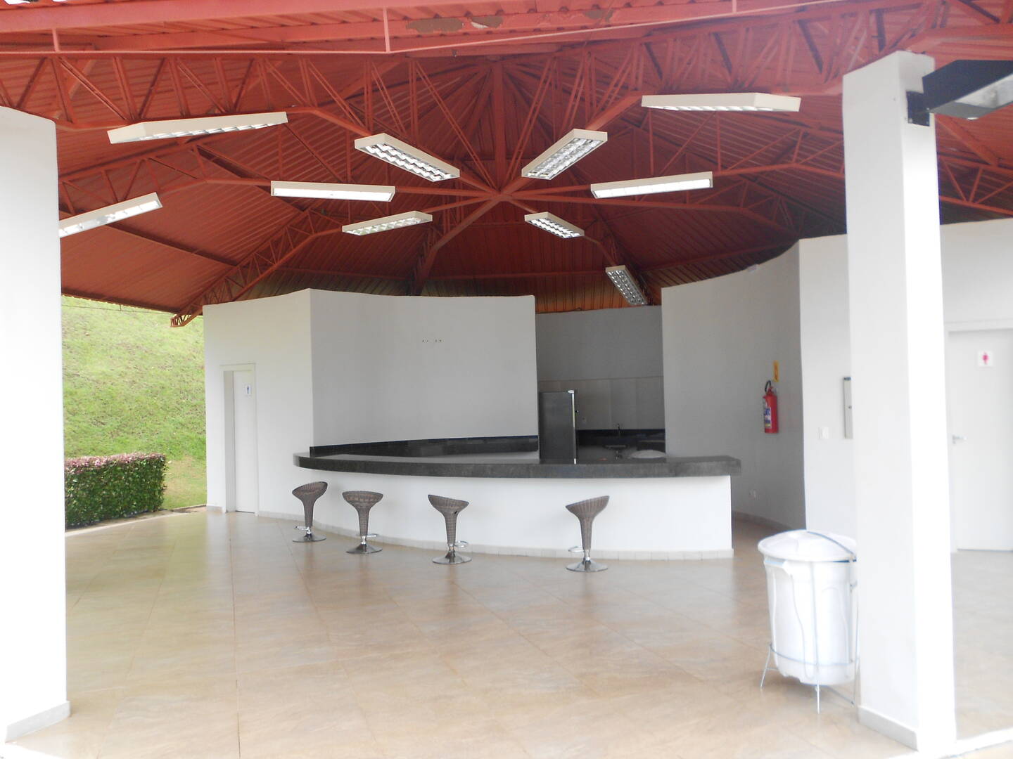 Casa de Condomínio à venda e aluguel com 3 quartos, 450m² - Foto 48