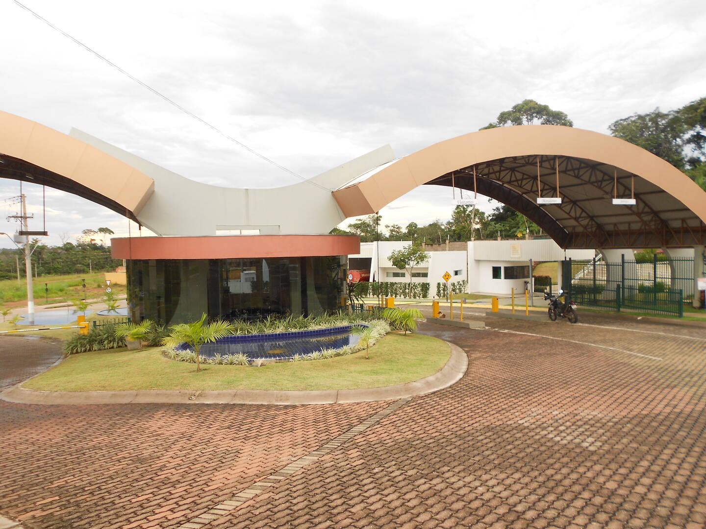 Casa de Condomínio à venda e aluguel com 3 quartos, 450m² - Foto 59