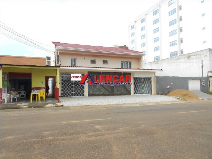 EXCELENTE CASA NO CENTRO