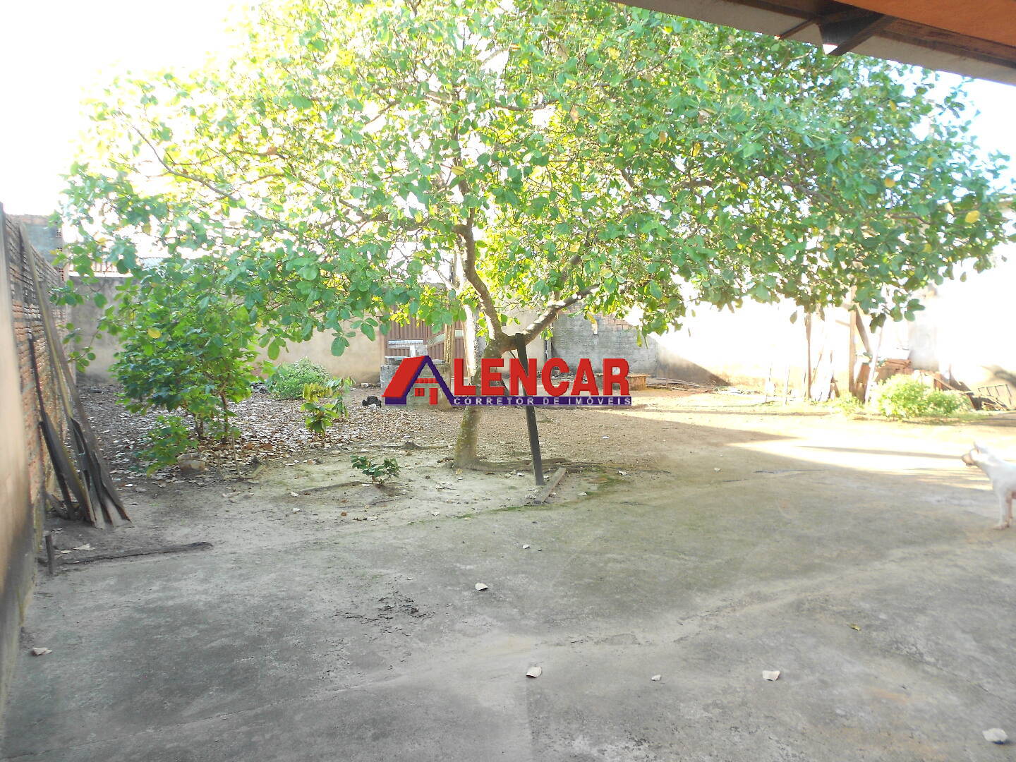 CASA 02 QUARTOS, COM AMPLO QUINTAL. 720 M².