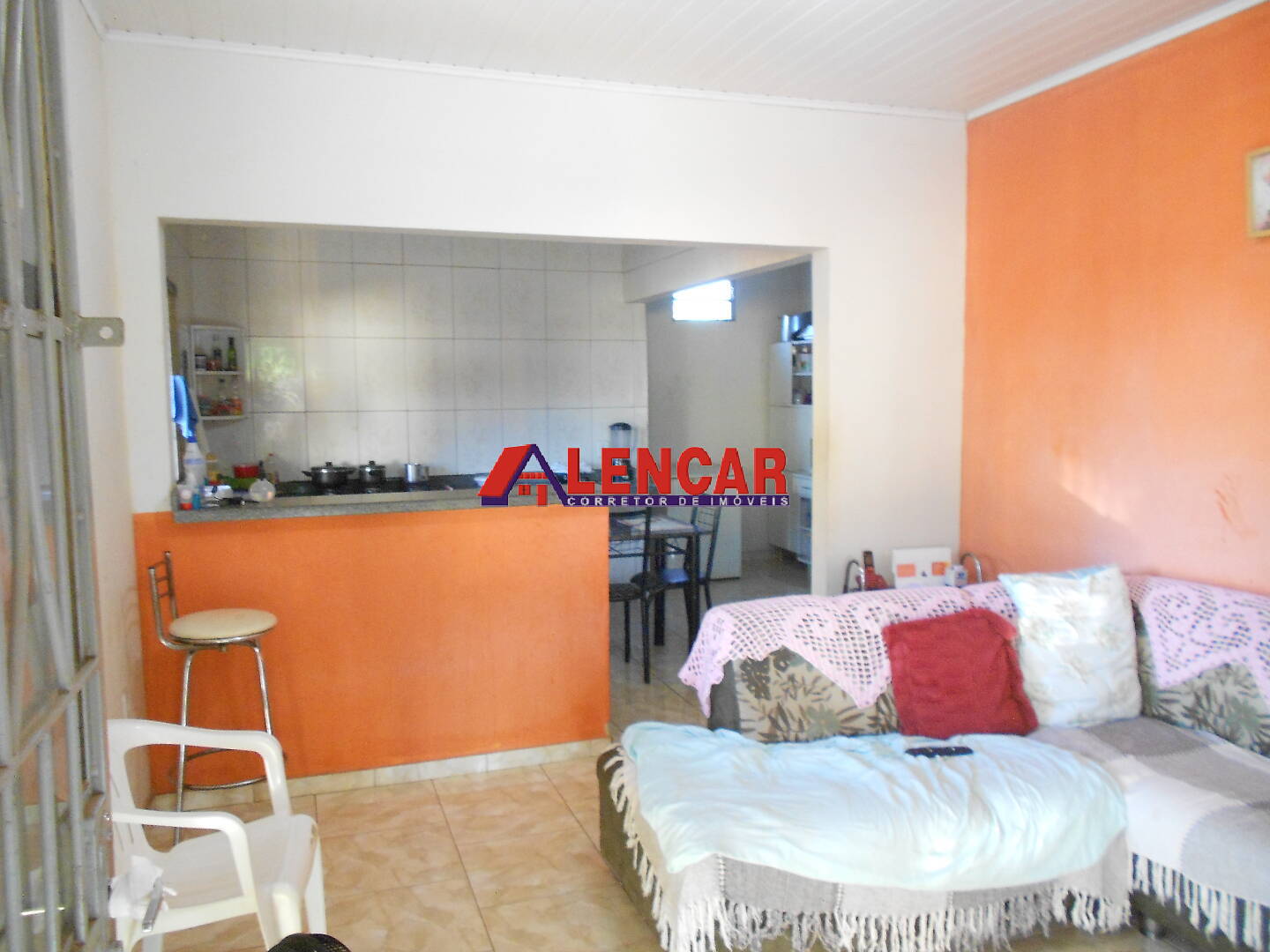 CASA 02 QUARTOS, COM AMPLO QUINTAL. 720 M².