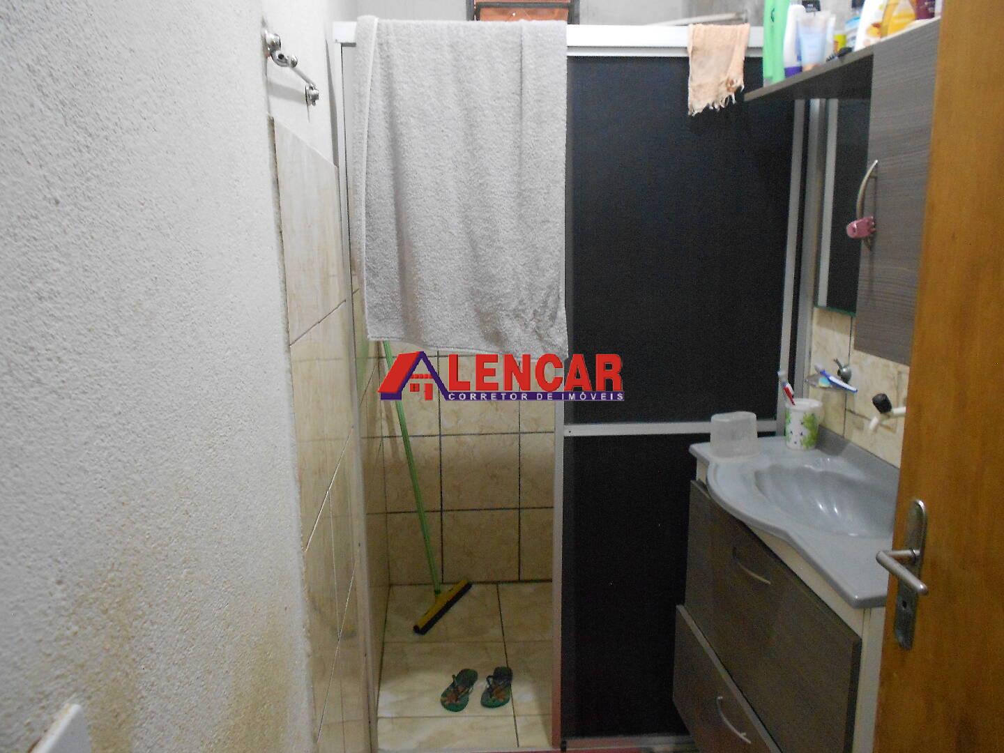 CASA 02 QUARTOS, COM AMPLO QUINTAL. 720 M².
