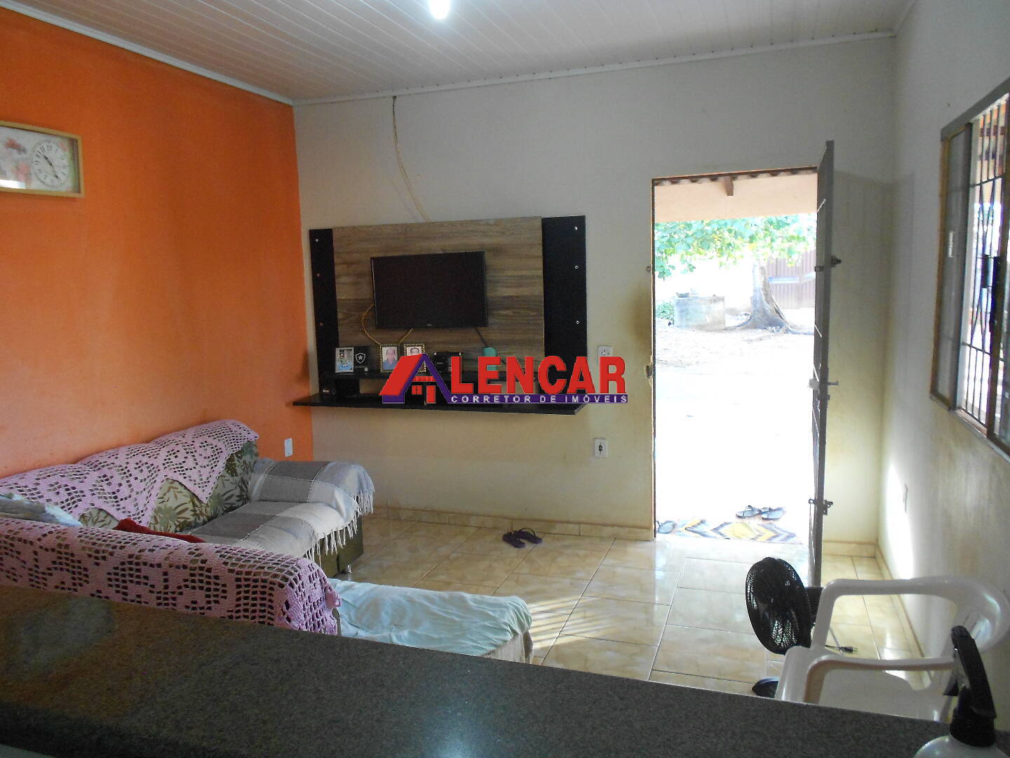 CASA 02 QUARTOS, COM AMPLO QUINTAL. 720 M².