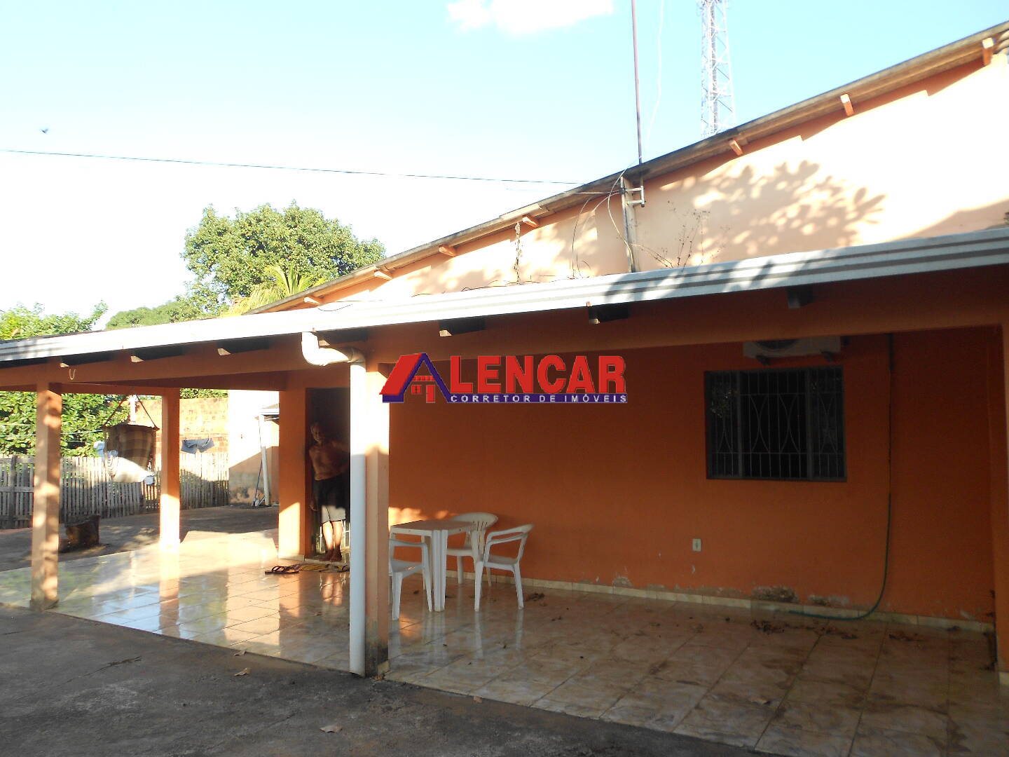 CASA 02 QUARTOS, COM AMPLO QUINTAL. 720 M².