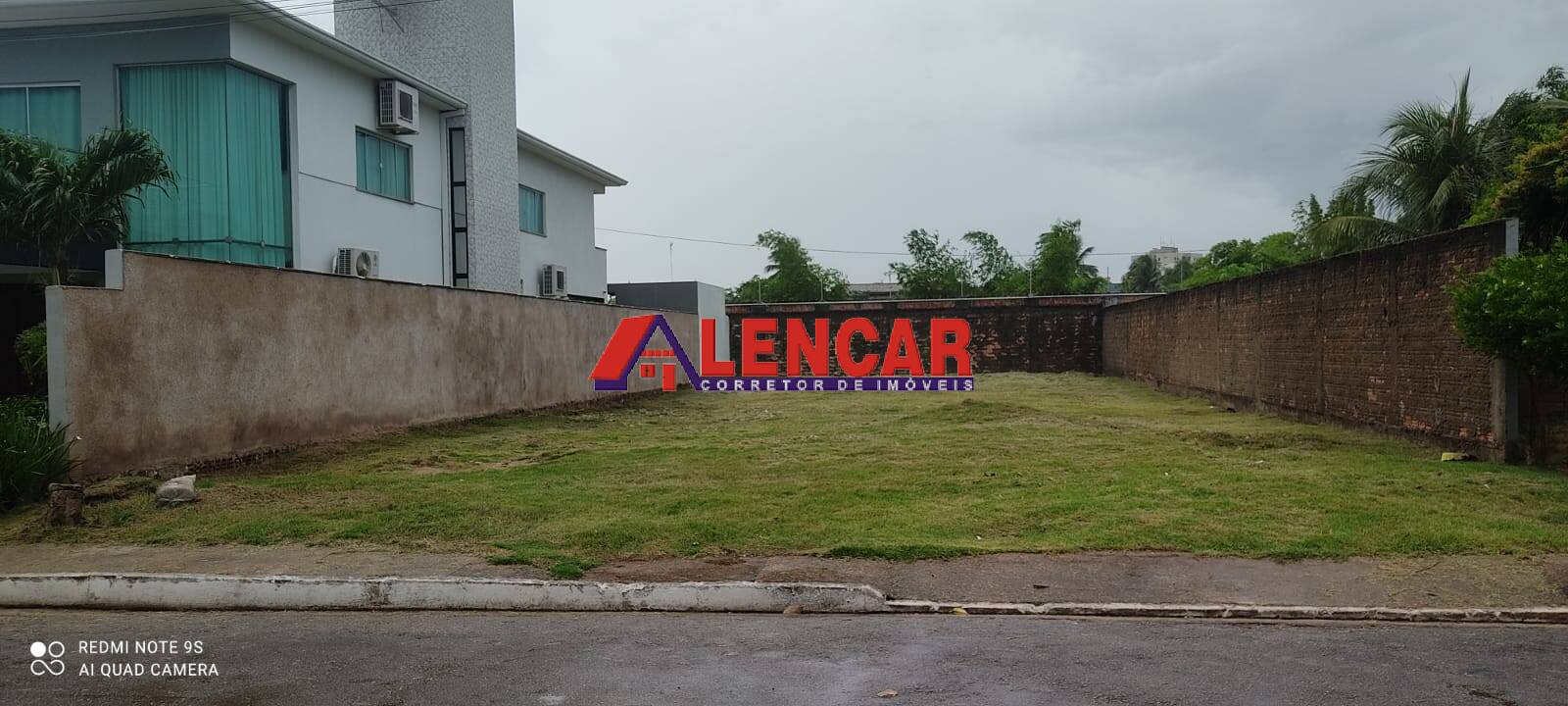 EXCELENTE TERRENO EM CONDOMÍNIO FECHADO.