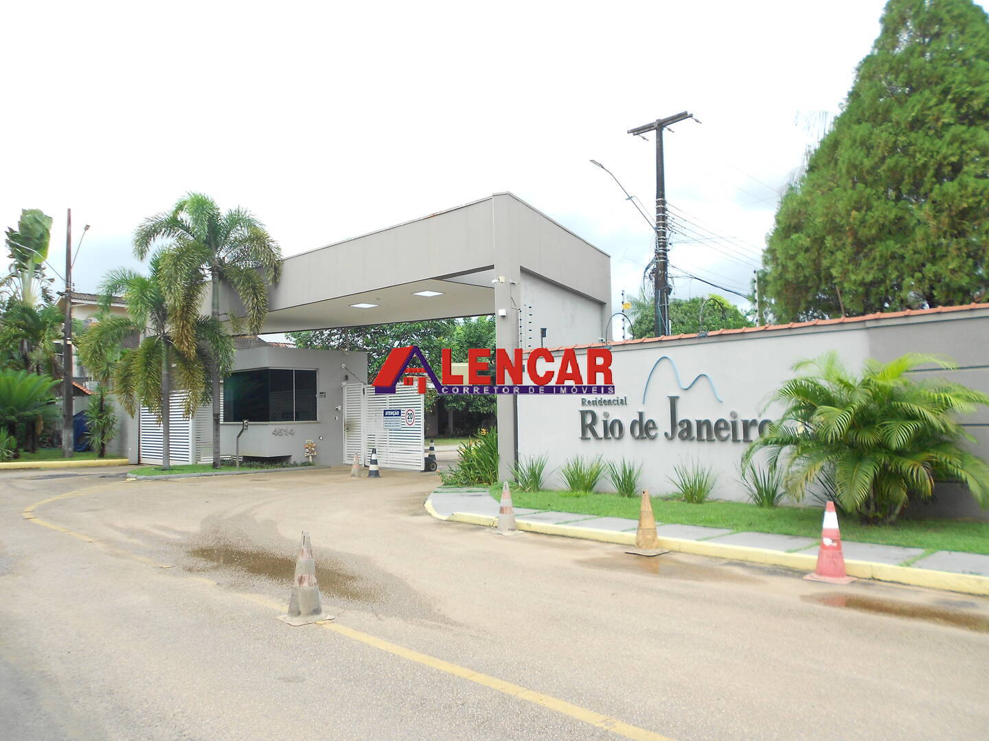 Casa de Condomínio à venda e aluguel com 7 quartos, 480m² - Foto 1