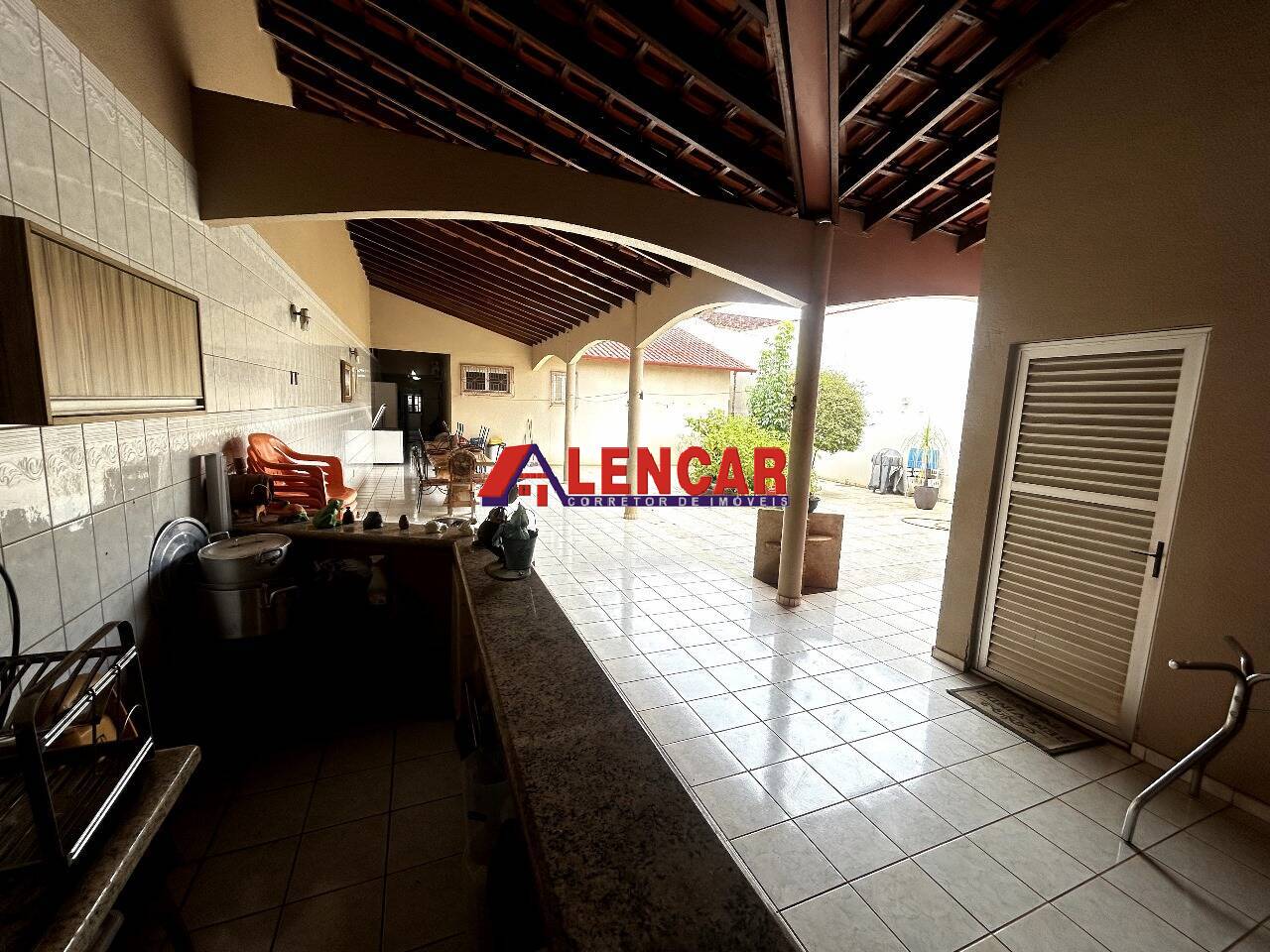 Casa de Condomínio à venda e aluguel com 7 quartos, 480m² - Foto 24