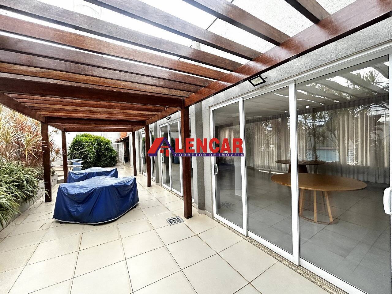 Casa de Condomínio à venda e aluguel com 7 quartos, 480m² - Foto 27