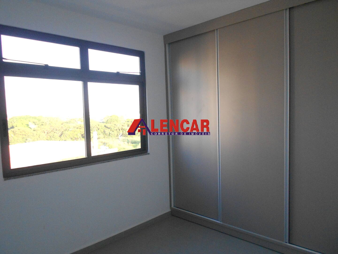 Apartamento para alugar com 2 quartos, 60m² - Foto 13