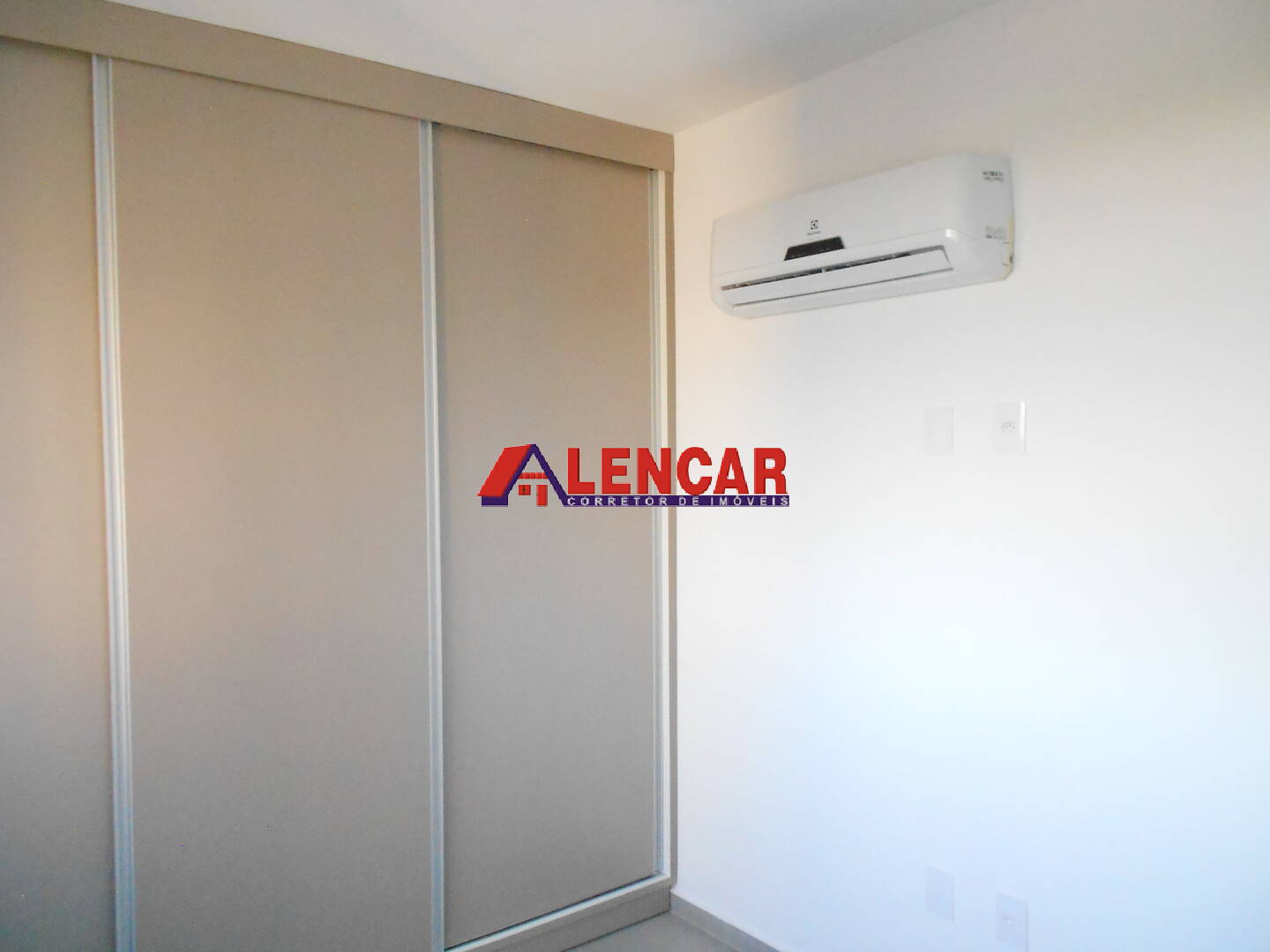 Apartamento para alugar com 2 quartos, 60m² - Foto 14