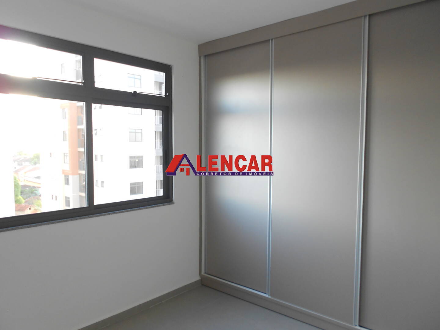 Apartamento para alugar com 3 quartos, 75m² - Foto 11