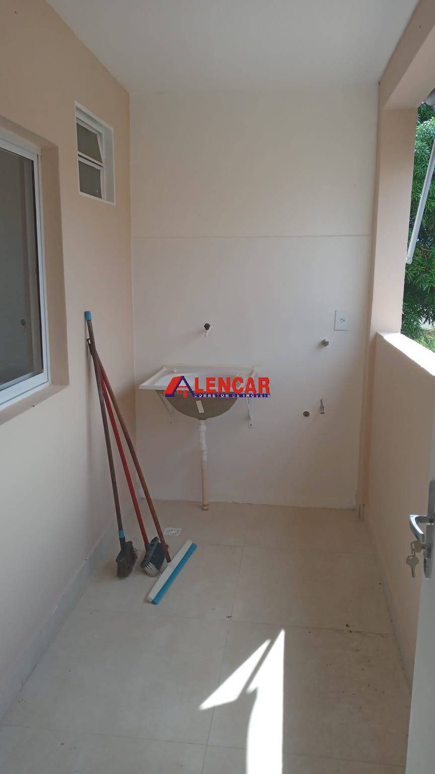 Apartamento para alugar com 3 quartos, 75m² - Foto 15