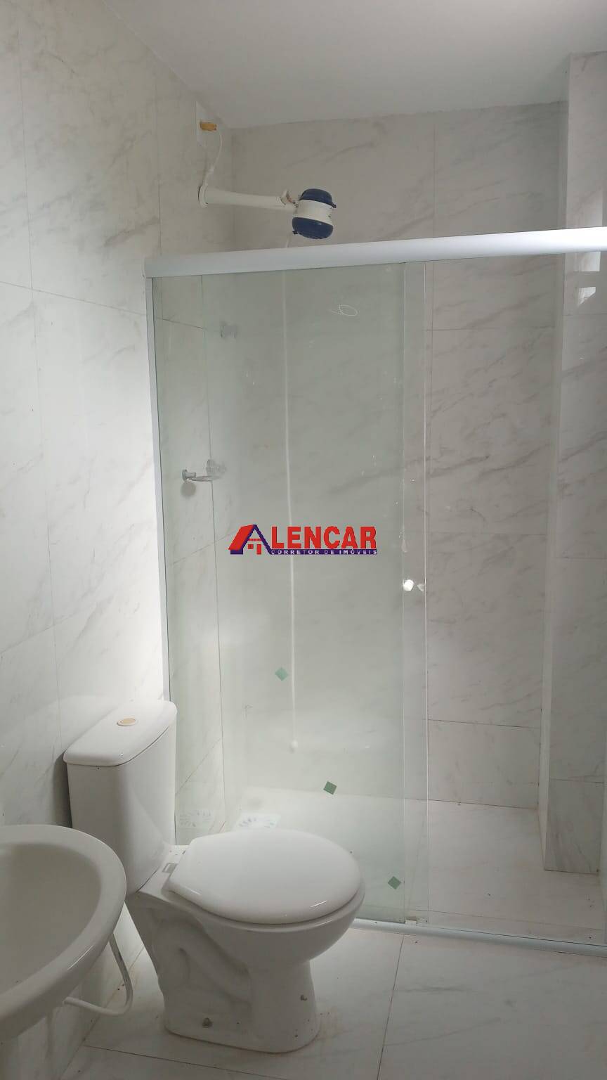 Apartamento para alugar com 3 quartos, 75m² - Foto 13