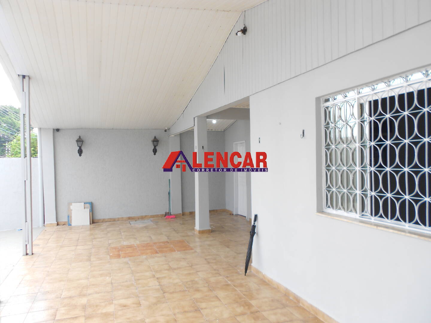 Casa para alugar com 4 quartos, 350m² - Foto 4