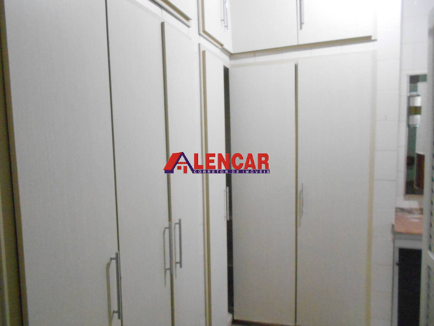 Casa para alugar com 4 quartos, 350m² - Foto 14