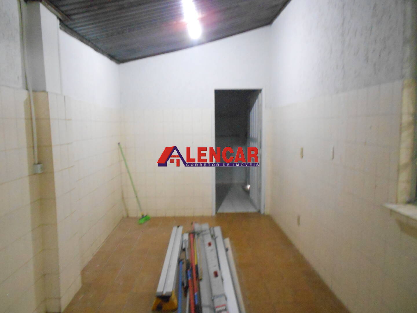 Casa para alugar com 4 quartos, 350m² - Foto 22