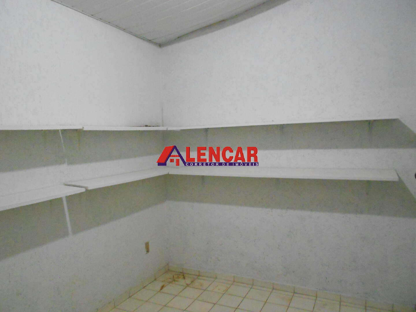 Casa para alugar com 4 quartos, 350m² - Foto 23
