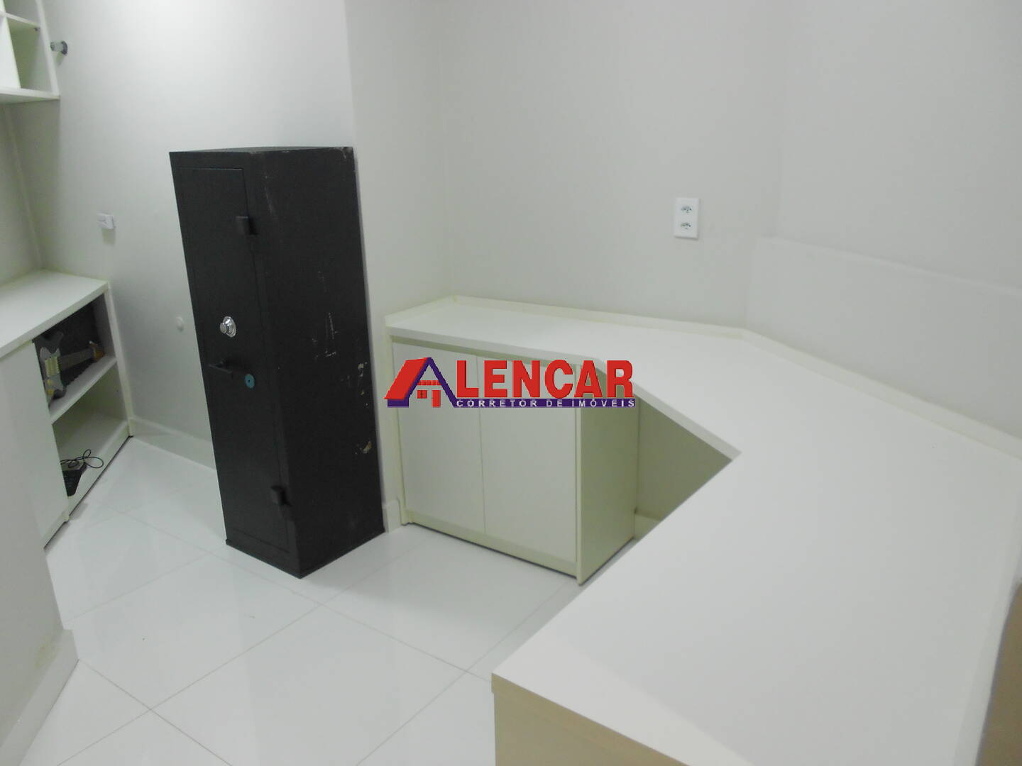 Apartamento à venda com 2 quartos, 80m² - Foto 3